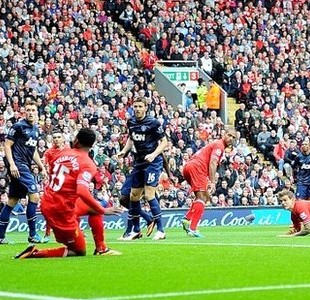 Manchester hrá v Liverpoole